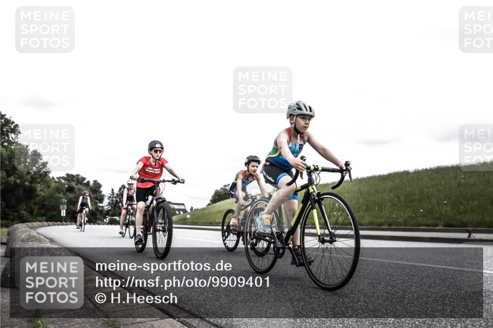 21.06.2026 - 29. Vierlanden-Triathlon H.Heesch http://msf.ph/oto/9909401 21.06.2026 14:57:06 Radfahren 1302, 1322, 1334 meine-sportfotos.de