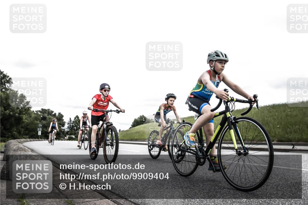 21.06.2026 - 29. Vierlanden-Triathlon H.Heesch http://msf.ph/oto/9909404 21.06.2026 14:57:06 Radfahren 1302, 1322, 1334 meine-sportfotos.de