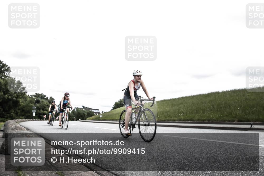 21.06.2026 - 29. Vierlanden-Triathlon H.Heesch http://msf.ph/oto/9909415 21.06.2026 14:57:07 Radfahren 1302, 1322, 1334 meine-sportfotos.de