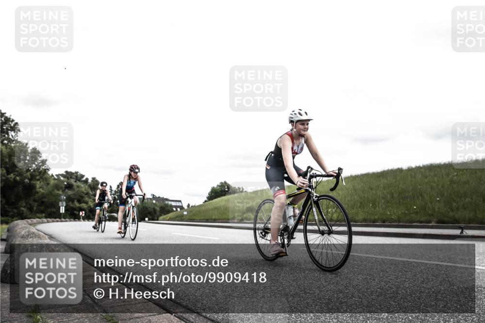 21.06.2026 - 29. Vierlanden-Triathlon H.Heesch http://msf.ph/oto/9909418 21.06.2026 14:57:07 Radfahren 1302, 1322, 1334 meine-sportfotos.de