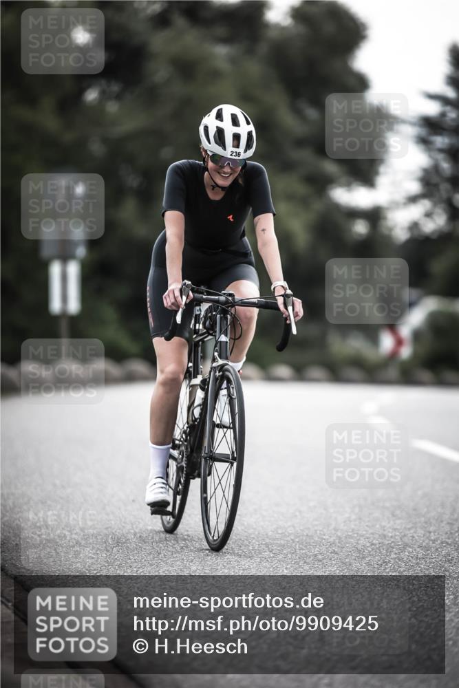 21.06.2026 - 29. Vierlanden-Triathlon H.Heesch http://msf.ph/oto/9909425 21.06.2026 09:29:23 Radfahren 141, 156, 236 meine-sportfotos.de