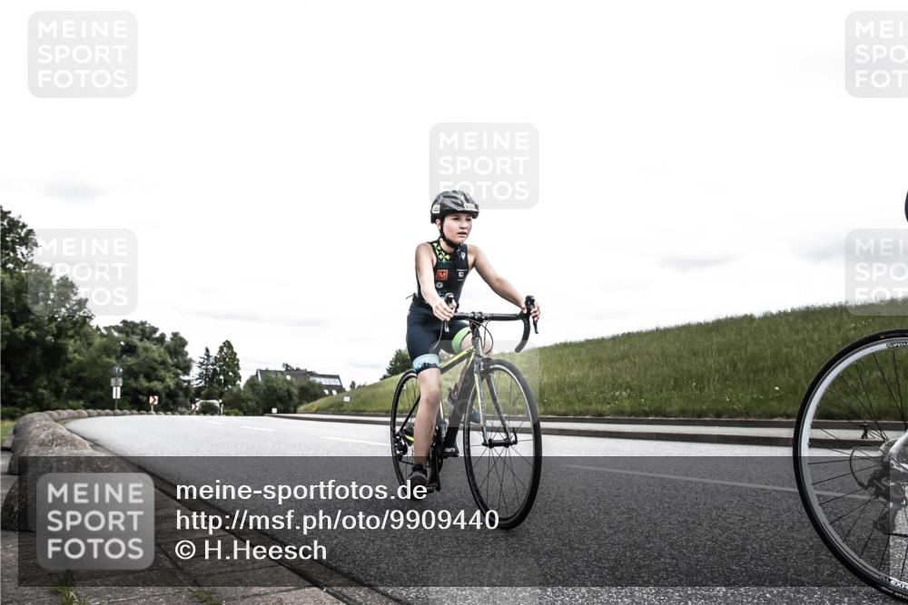 21.06.2026 - 29. Vierlanden-Triathlon H.Heesch http://msf.ph/oto/9909440 21.06.2026 14:57:09 Radfahren 1322 meine-sportfotos.de