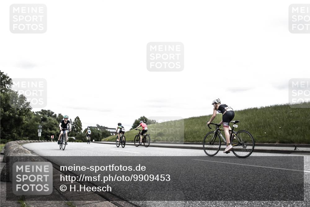 21.06.2026 - 29. Vierlanden-Triathlon H.Heesch http://msf.ph/oto/9909453 21.06.2026 14:57:17 Radfahren  meine-sportfotos.de