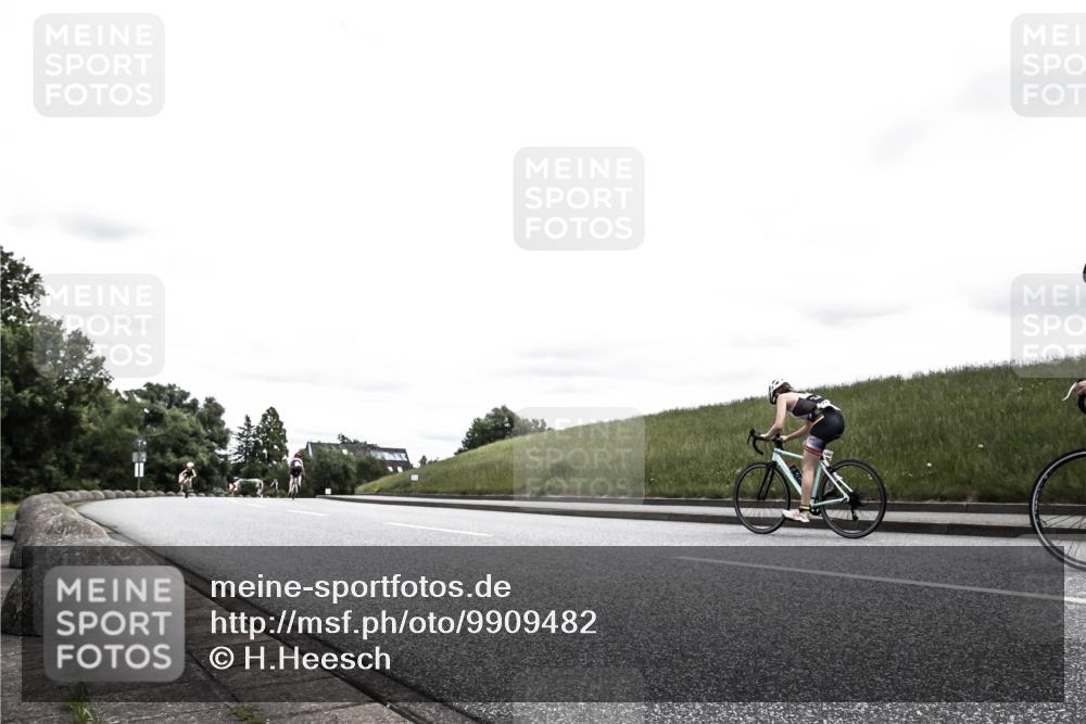 21.06.2026 - 29. Vierlanden-Triathlon H.Heesch http://msf.ph/oto/9909482 21.06.2026 14:57:50 Radfahren 1305 meine-sportfotos.de