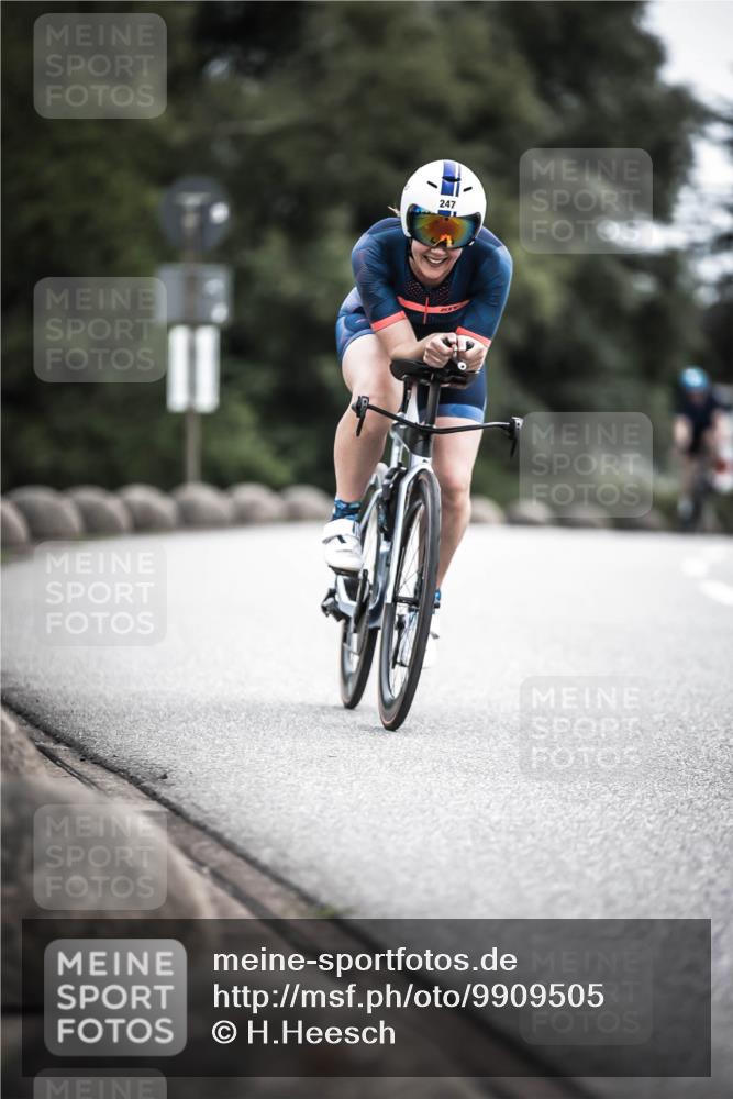 21.06.2026 - 29. Vierlanden-Triathlon H.Heesch http://msf.ph/oto/9909505 21.06.2026 11:54:35 Radfahren 247, 667, 672 meine-sportfotos.de