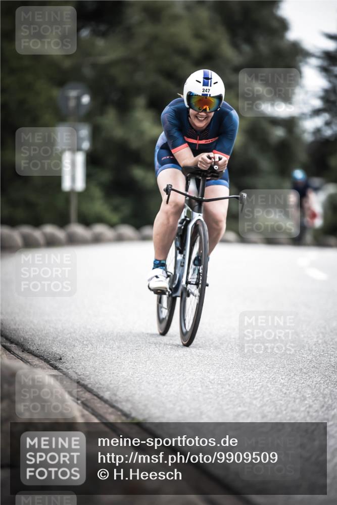 21.06.2026 - 29. Vierlanden-Triathlon H.Heesch http://msf.ph/oto/9909509 21.06.2026 11:54:35 Radfahren 247, 667, 672 meine-sportfotos.de