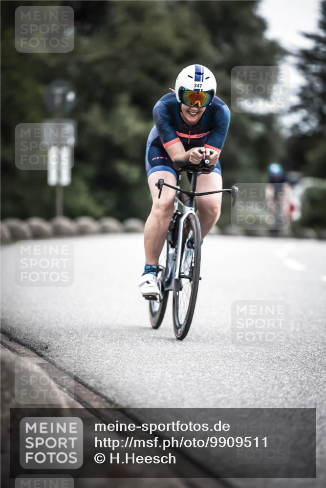 21.06.2026 - 29. Vierlanden-Triathlon H.Heesch http://msf.ph/oto/9909511 21.06.2026 11:54:35 Radfahren 247, 667, 672 meine-sportfotos.de
