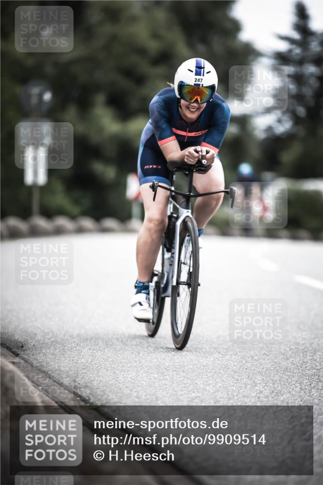 21.06.2026 - 29. Vierlanden-Triathlon H.Heesch http://msf.ph/oto/9909514 21.06.2026 11:54:35 Radfahren 247, 667, 672 meine-sportfotos.de