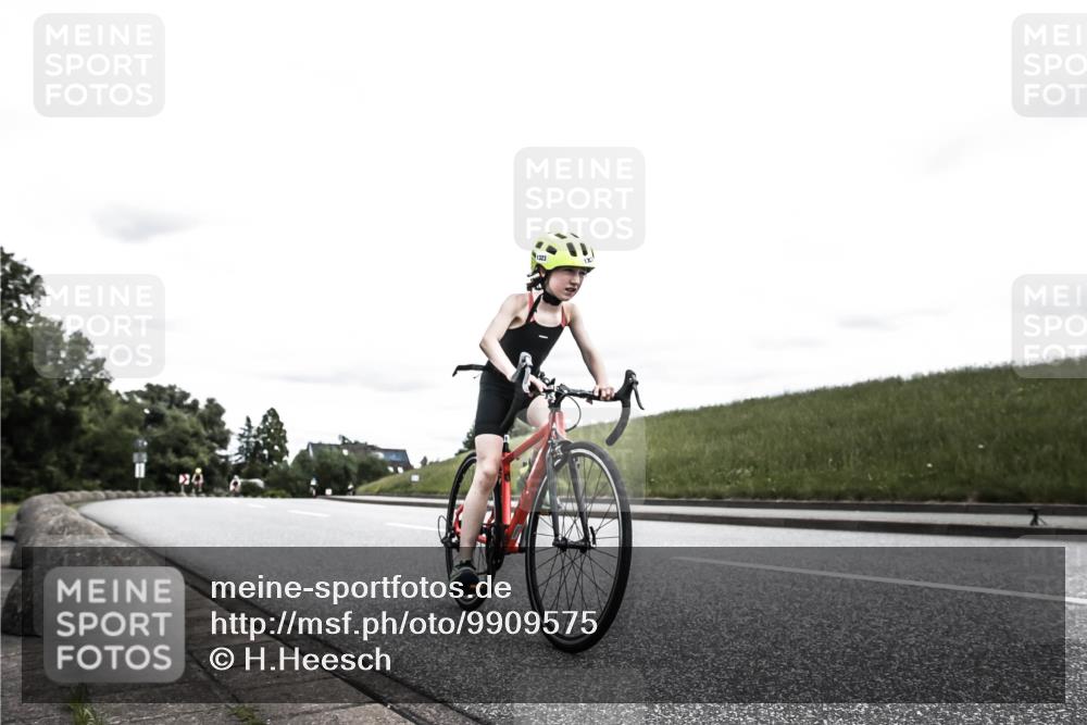 21.06.2026 - 29. Vierlanden-Triathlon H.Heesch http://msf.ph/oto/9909575 21.06.2026 14:59:07 Radfahren 1323 meine-sportfotos.de