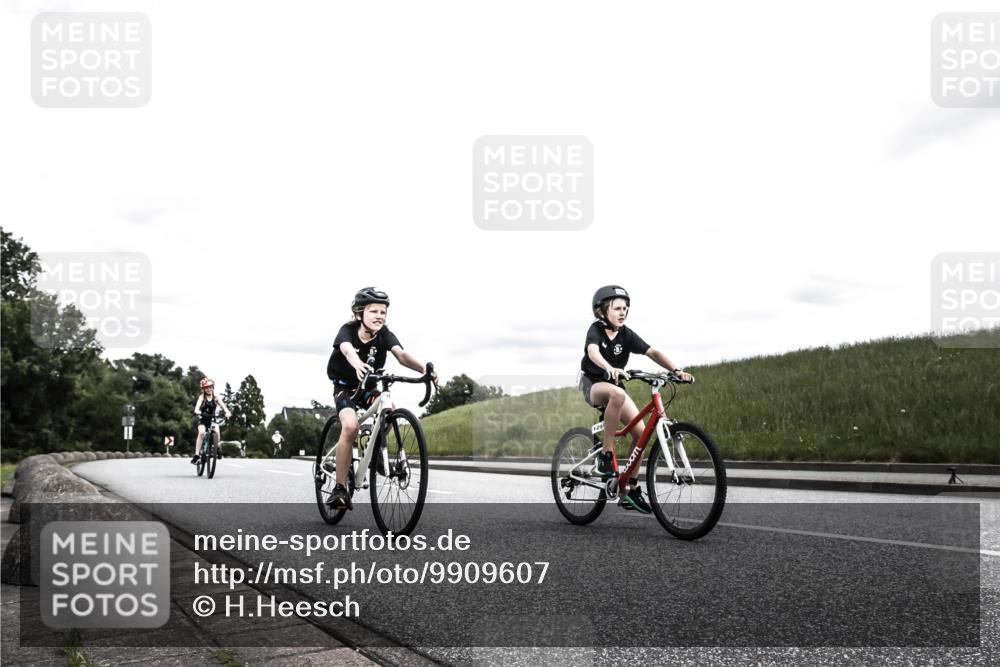 21.06.2026 - 29. Vierlanden-Triathlon H.Heesch http://msf.ph/oto/9909607 21.06.2026 14:59:57 Radfahren 1298, 1308, 1310 meine-sportfotos.de