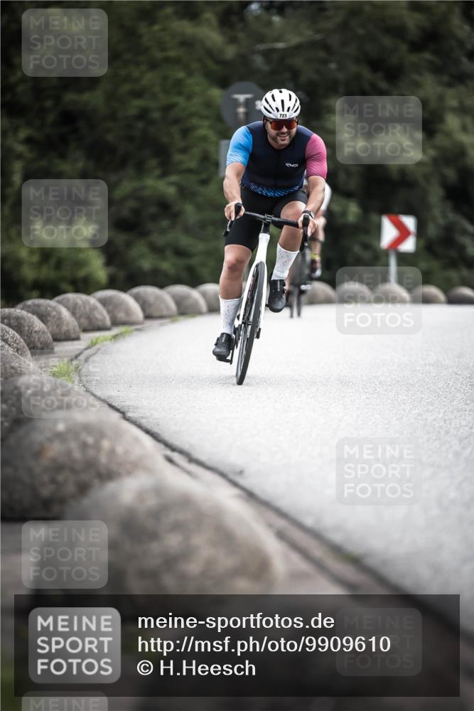21.06.2026 - 29. Vierlanden-Triathlon H.Heesch http://msf.ph/oto/9909610 21.06.2026 11:55:17 Radfahren 225, 723, 767, 781, 803 meine-sportfotos.de