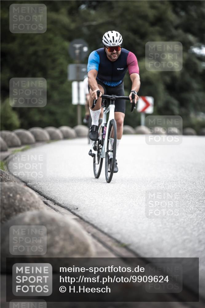 21.06.2026 - 29. Vierlanden-Triathlon H.Heesch http://msf.ph/oto/9909624 21.06.2026 11:55:17 Radfahren 225, 723, 767, 781, 803 meine-sportfotos.de
