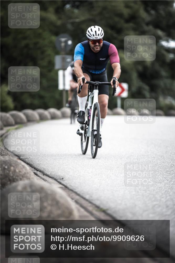 21.06.2026 - 29. Vierlanden-Triathlon H.Heesch http://msf.ph/oto/9909626 21.06.2026 11:55:17 Radfahren 225, 723, 767, 781, 803 meine-sportfotos.de