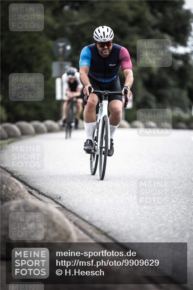 21.06.2026 - 29. Vierlanden-Triathlon H.Heesch http://msf.ph/oto/9909629 21.06.2026 11:55:17 Radfahren 225, 723, 767, 781, 803 meine-sportfotos.de