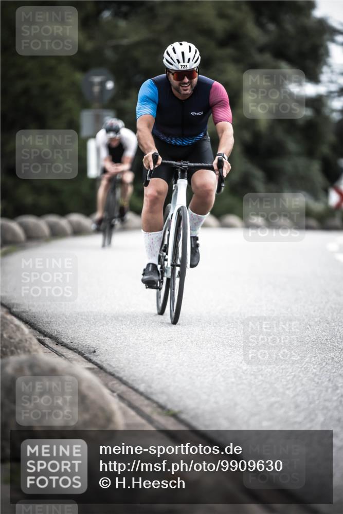21.06.2026 - 29. Vierlanden-Triathlon H.Heesch http://msf.ph/oto/9909630 21.06.2026 11:55:17 Radfahren 225, 723, 767, 781, 803 meine-sportfotos.de