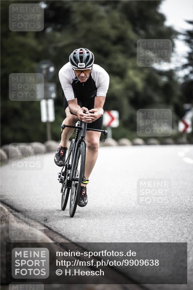 21.06.2026 - 29. Vierlanden-Triathlon H.Heesch http://msf.ph/oto/9909638 21.06.2026 11:55:19 Radfahren 225, 680, 723, 767, 781, 803 meine-sportfotos.de