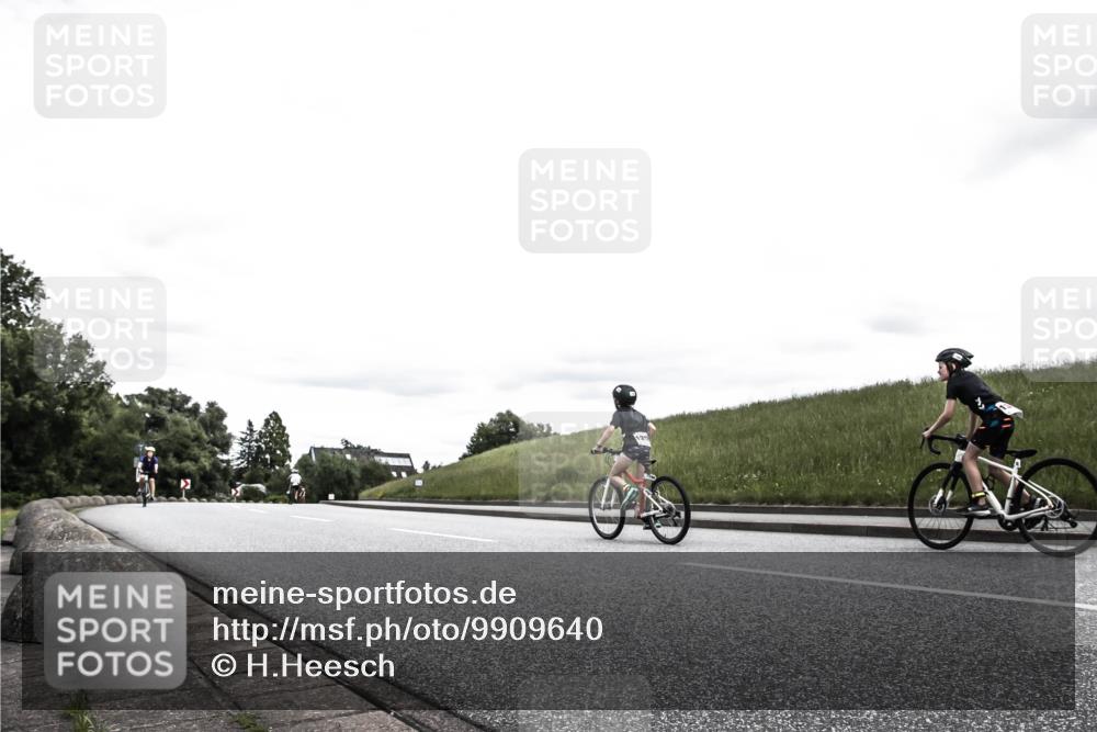 21.06.2026 - 29. Vierlanden-Triathlon H.Heesch http://msf.ph/oto/9909640 21.06.2026 15:00:06 Radfahren 1316 meine-sportfotos.de