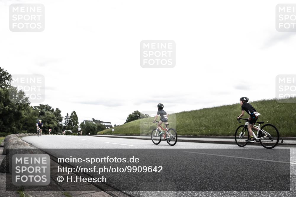 21.06.2026 - 29. Vierlanden-Triathlon H.Heesch http://msf.ph/oto/9909642 21.06.2026 15:00:06 Radfahren 1316 meine-sportfotos.de
