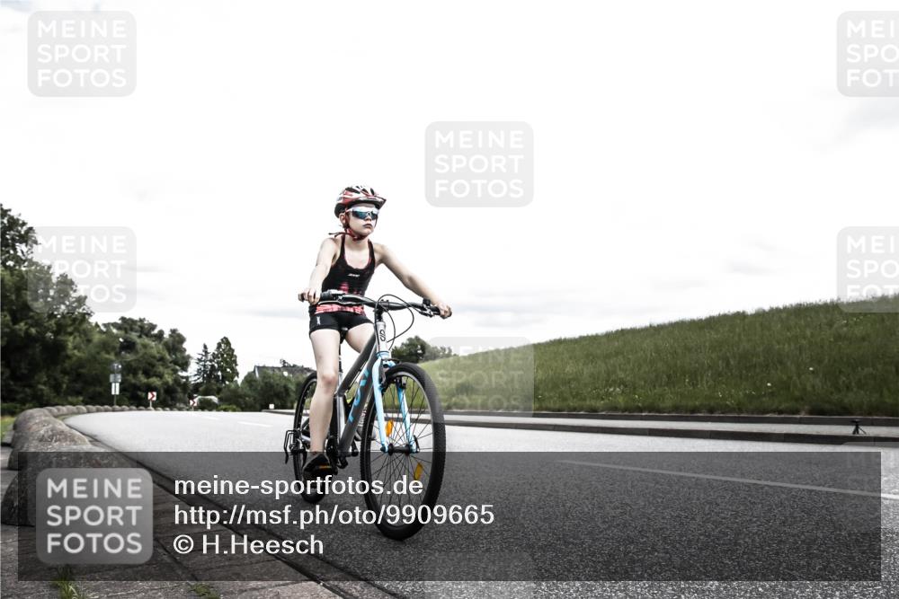 21.06.2026 - 29. Vierlanden-Triathlon H.Heesch http://msf.ph/oto/9909665 21.06.2026 15:00:50 Radfahren 1309 meine-sportfotos.de