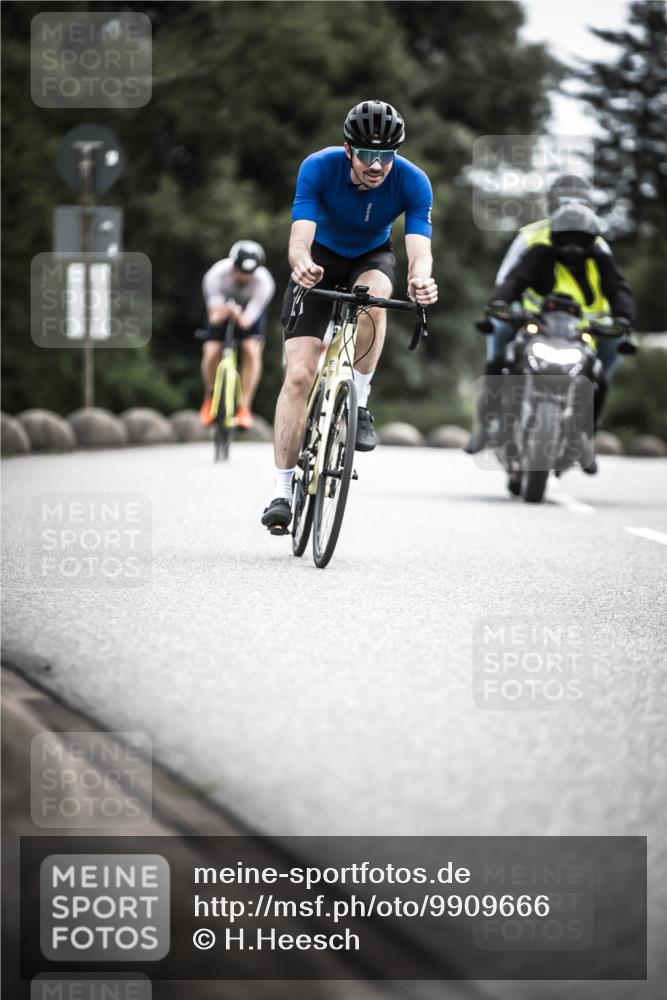 21.06.2026 - 29. Vierlanden-Triathlon H.Heesch http://msf.ph/oto/9909666 21.06.2026 11:55:26 Radfahren 221, 225, 680, 781, 811, 835, 863, 893 meine-sportfotos.de