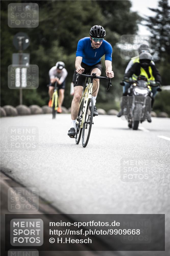 21.06.2026 - 29. Vierlanden-Triathlon H.Heesch http://msf.ph/oto/9909668 21.06.2026 11:55:26 Radfahren 221, 225, 680, 781, 811, 835, 863, 893 meine-sportfotos.de