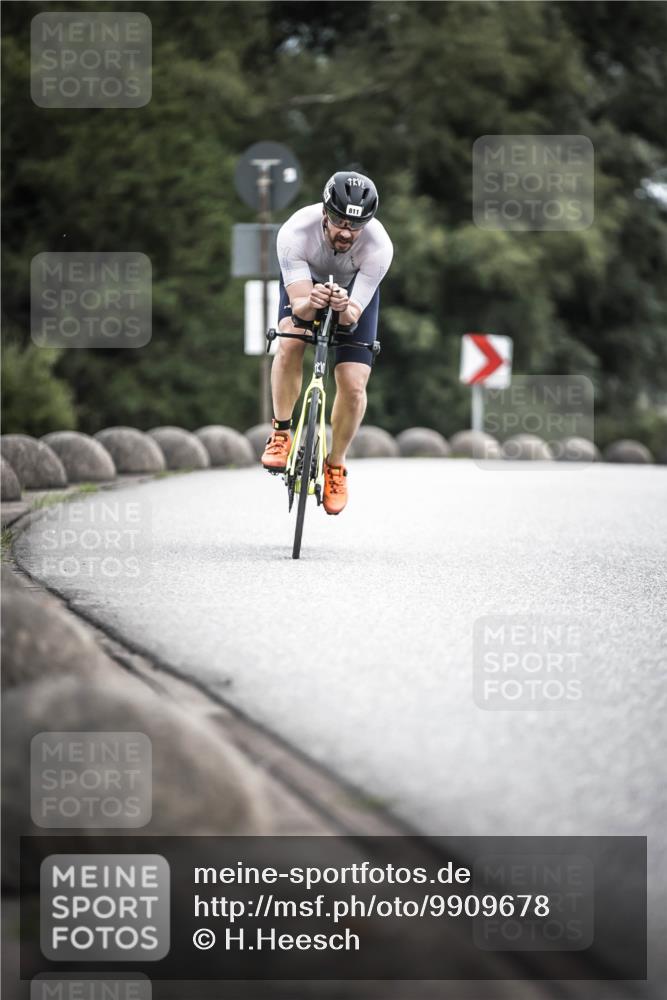 21.06.2026 - 29. Vierlanden-Triathlon H.Heesch http://msf.ph/oto/9909678 21.06.2026 11:55:28 Radfahren 221, 225, 680, 781, 811, 835, 863, 893 meine-sportfotos.de