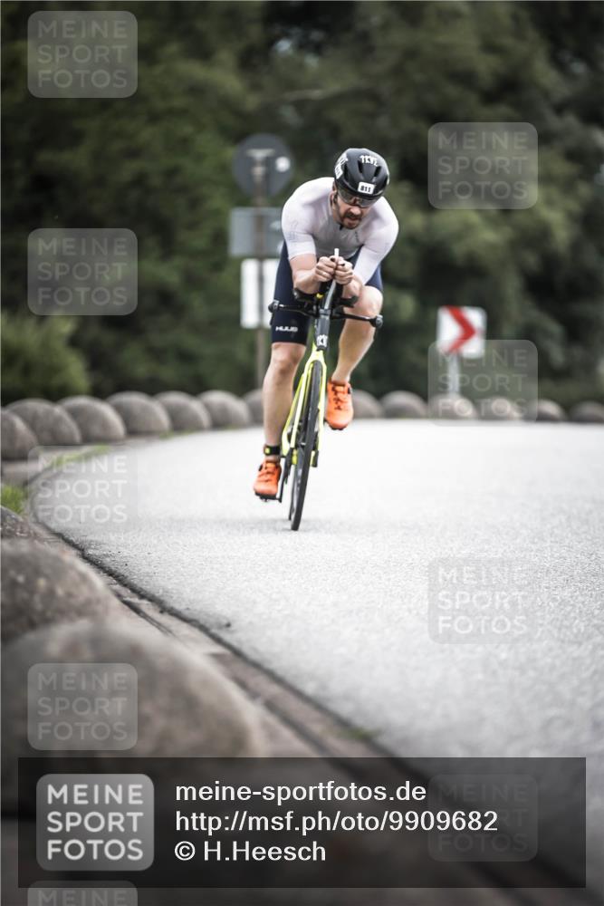 21.06.2026 - 29. Vierlanden-Triathlon H.Heesch http://msf.ph/oto/9909682 21.06.2026 11:55:28 Radfahren 221, 225, 680, 781, 811, 835, 863, 893 meine-sportfotos.de