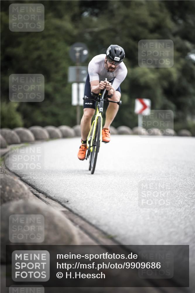 21.06.2026 - 29. Vierlanden-Triathlon H.Heesch http://msf.ph/oto/9909686 21.06.2026 11:55:28 Radfahren 221, 225, 680, 781, 811, 835, 863, 893 meine-sportfotos.de