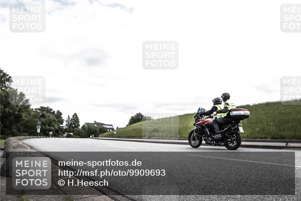 21.06.2026 - 29. Vierlanden-Triathlon H.Heesch http://msf.ph/oto/9909693 21.06.2026 15:03:36 Radfahren  meine-sportfotos.de