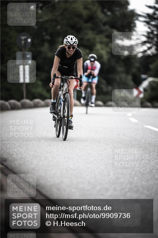 21.06.2026 - 29. Vierlanden-Triathlon H.Heesch http://msf.ph/oto/9909736 21.06.2026 09:29:40 Radfahren 186, 249 meine-sportfotos.de