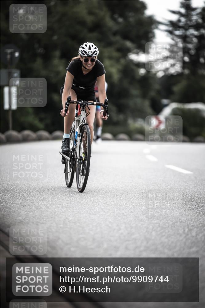 21.06.2026 - 29. Vierlanden-Triathlon H.Heesch http://msf.ph/oto/9909744 21.06.2026 09:29:40 Radfahren 186, 249 meine-sportfotos.de
