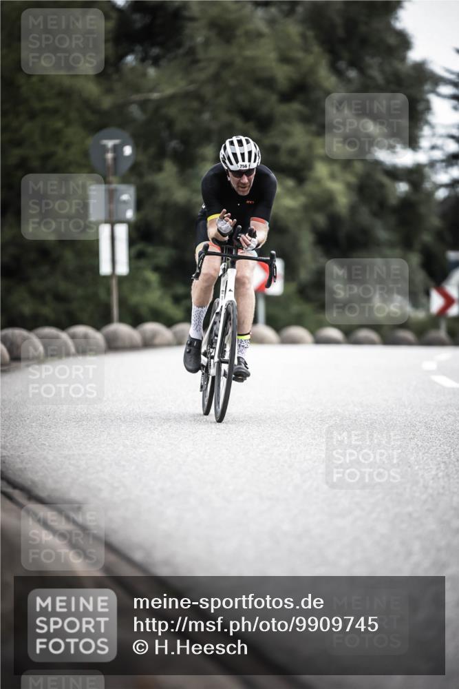21.06.2026 - 29. Vierlanden-Triathlon H.Heesch http://msf.ph/oto/9909745 21.06.2026 11:56:07 Radfahren 273, 663, 748, 756, 882 meine-sportfotos.de