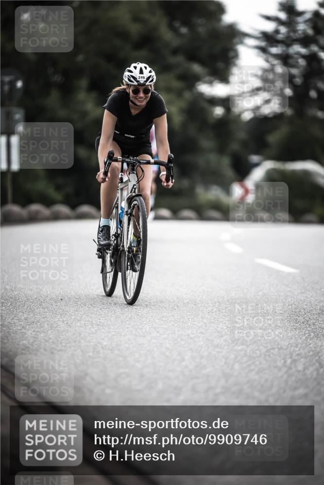 21.06.2026 - 29. Vierlanden-Triathlon H.Heesch http://msf.ph/oto/9909746 21.06.2026 09:29:41 Radfahren 186, 249 meine-sportfotos.de