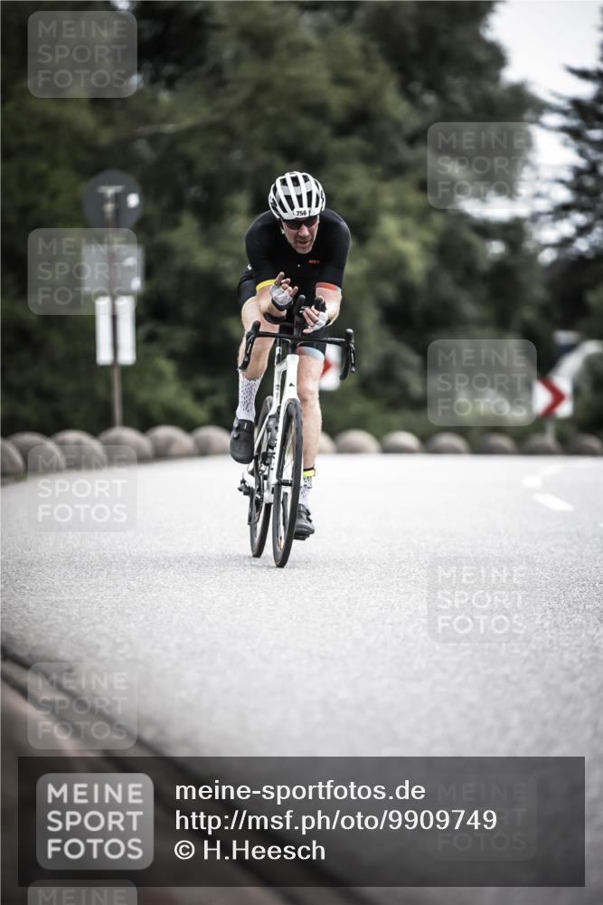 21.06.2026 - 29. Vierlanden-Triathlon H.Heesch http://msf.ph/oto/9909749 21.06.2026 11:56:07 Radfahren 273, 663, 748, 756, 882 meine-sportfotos.de