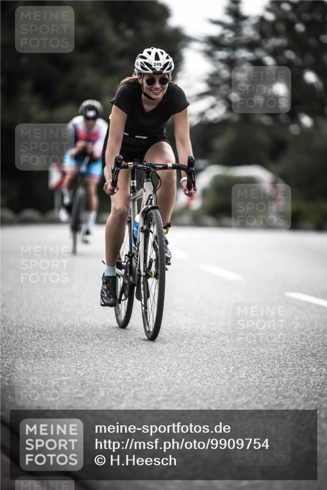 21.06.2026 - 29. Vierlanden-Triathlon H.Heesch http://msf.ph/oto/9909754 21.06.2026 09:29:41 Radfahren 186, 249 meine-sportfotos.de