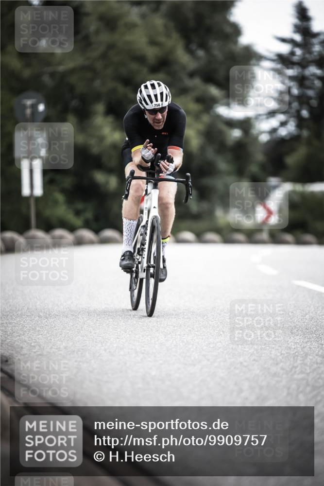 21.06.2026 - 29. Vierlanden-Triathlon H.Heesch http://msf.ph/oto/9909757 21.06.2026 11:56:07 Radfahren 273, 663, 748, 756, 882 meine-sportfotos.de