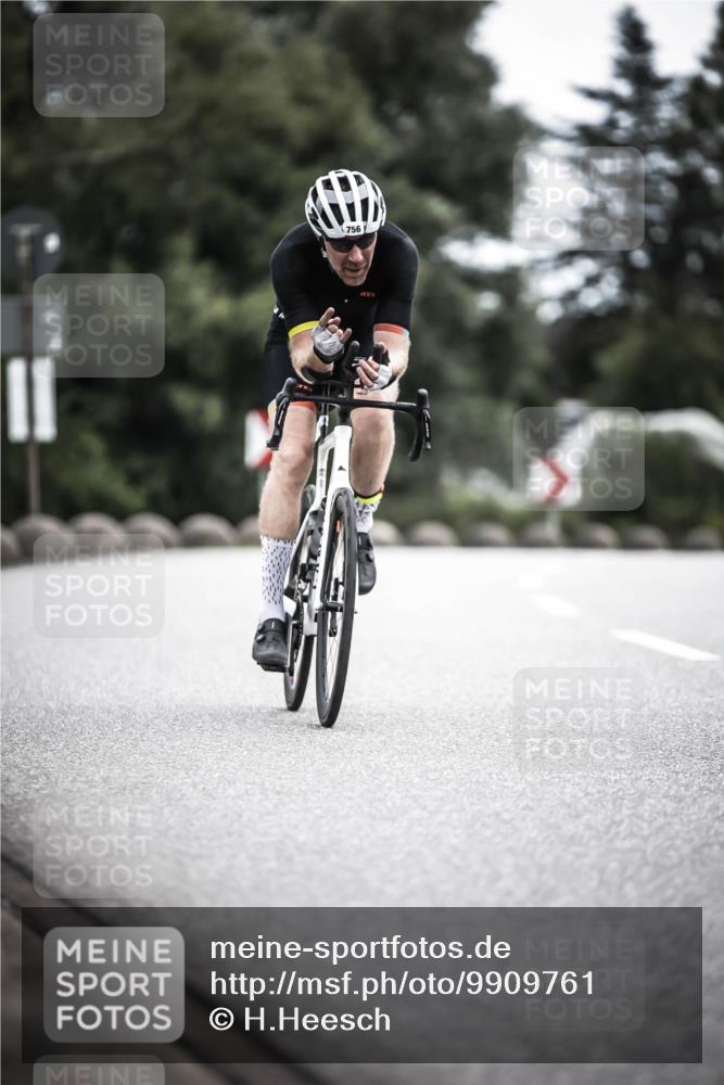 21.06.2026 - 29. Vierlanden-Triathlon H.Heesch http://msf.ph/oto/9909761 21.06.2026 11:56:07 Radfahren 273, 663, 748, 756, 882 meine-sportfotos.de
