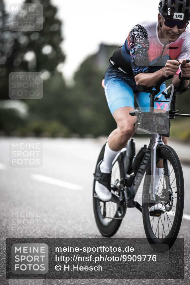 21.06.2026 - 29. Vierlanden-Triathlon H.Heesch http://msf.ph/oto/9909776 21.06.2026 09:29:43 Radfahren 186, 249, 281 meine-sportfotos.de