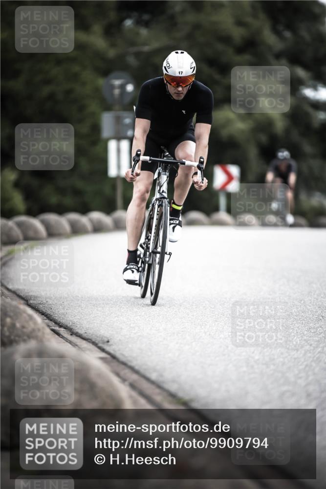 21.06.2026 - 29. Vierlanden-Triathlon H.Heesch http://msf.ph/oto/9909794 21.06.2026 11:56:21 Radfahren 17, 644, 704, 887 meine-sportfotos.de
