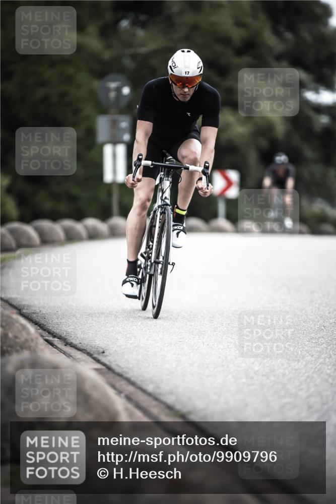 21.06.2026 - 29. Vierlanden-Triathlon H.Heesch http://msf.ph/oto/9909796 21.06.2026 11:56:21 Radfahren 17, 644, 704, 887 meine-sportfotos.de