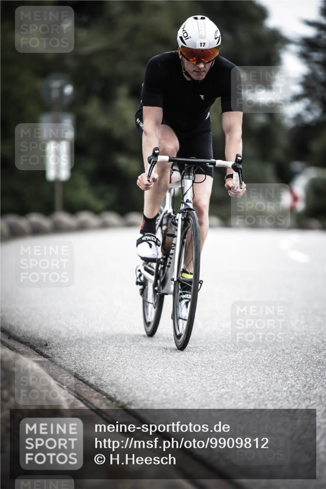 21.06.2026 - 29. Vierlanden-Triathlon H.Heesch http://msf.ph/oto/9909812 21.06.2026 11:56:22 Radfahren 17, 644, 704, 887 meine-sportfotos.de