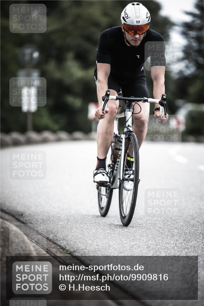 21.06.2026 - 29. Vierlanden-Triathlon H.Heesch http://msf.ph/oto/9909816 21.06.2026 11:56:22 Radfahren 17, 644, 704, 887 meine-sportfotos.de