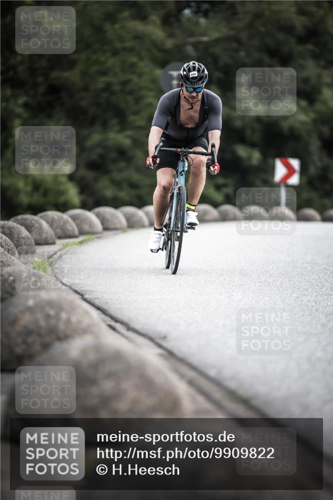 21.06.2026 - 29. Vierlanden-Triathlon H.Heesch http://msf.ph/oto/9909822 21.06.2026 11:56:26 Radfahren 17, 644, 704, 785, 887 meine-sportfotos.de