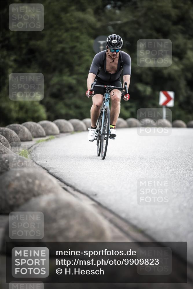 21.06.2026 - 29. Vierlanden-Triathlon H.Heesch http://msf.ph/oto/9909823 21.06.2026 11:56:26 Radfahren 17, 644, 704, 785, 887 meine-sportfotos.de
