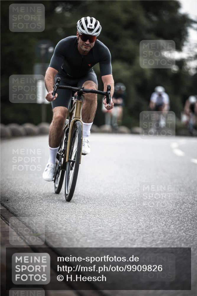21.06.2026 - 29. Vierlanden-Triathlon H.Heesch http://msf.ph/oto/9909826 21.06.2026 09:29:55 Radfahren 7, 38, 67, 82, 88, 100, 109 meine-sportfotos.de