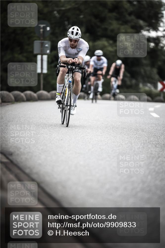 21.06.2026 - 29. Vierlanden-Triathlon H.Heesch http://msf.ph/oto/9909833 21.06.2026 09:29:57 Radfahren 7, 38, 59, 67, 82, 88, 100, 109, 163, 276 meine-sportfotos.de