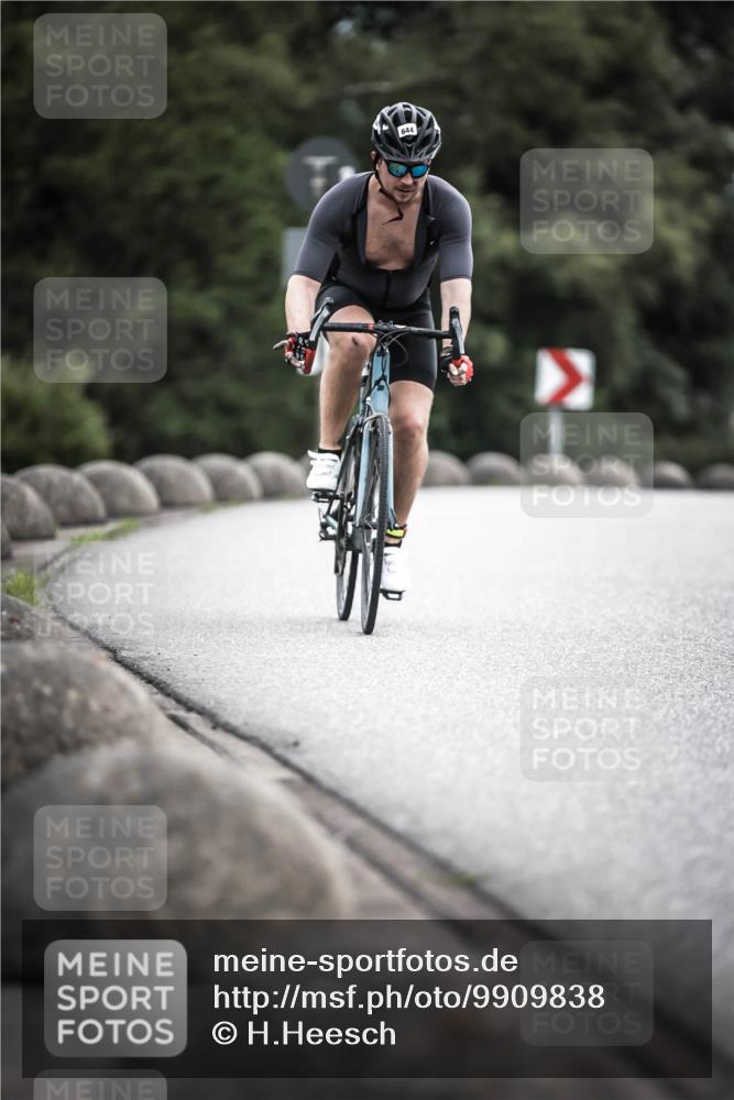 21.06.2026 - 29. Vierlanden-Triathlon H.Heesch http://msf.ph/oto/9909838 21.06.2026 11:56:26 Radfahren 17, 644, 704, 785, 887 meine-sportfotos.de