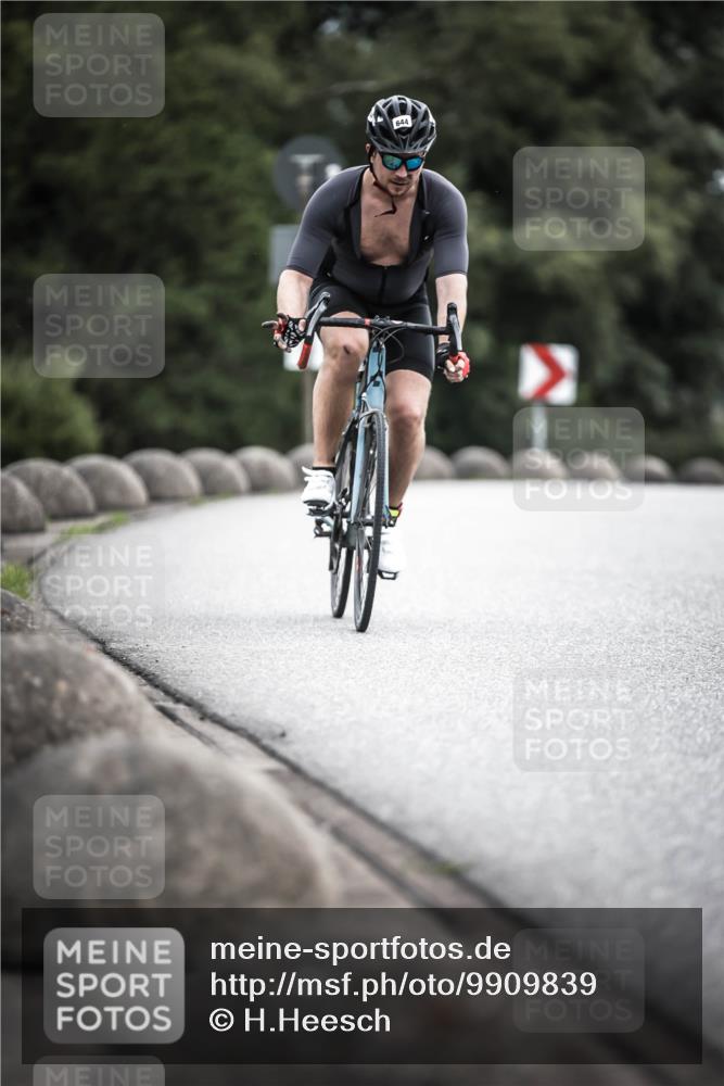21.06.2026 - 29. Vierlanden-Triathlon H.Heesch http://msf.ph/oto/9909839 21.06.2026 11:56:26 Radfahren 17, 644, 704, 785, 887 meine-sportfotos.de