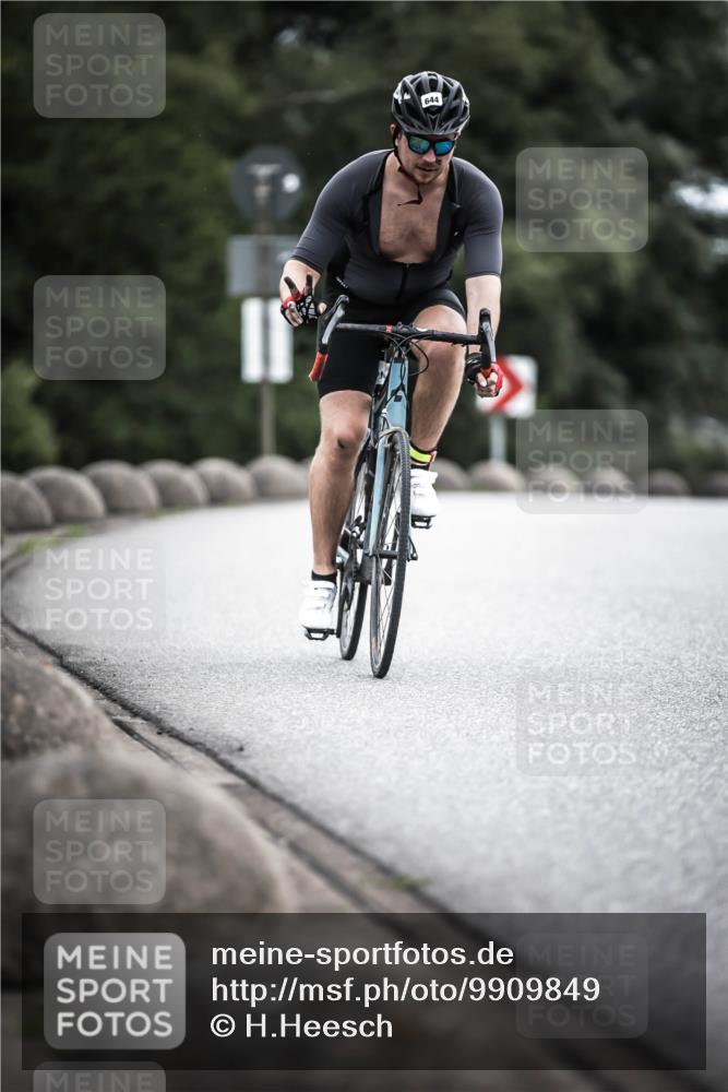 21.06.2026 - 29. Vierlanden-Triathlon H.Heesch http://msf.ph/oto/9909849 21.06.2026 11:56:27 Radfahren 644, 704, 785, 887 meine-sportfotos.de
