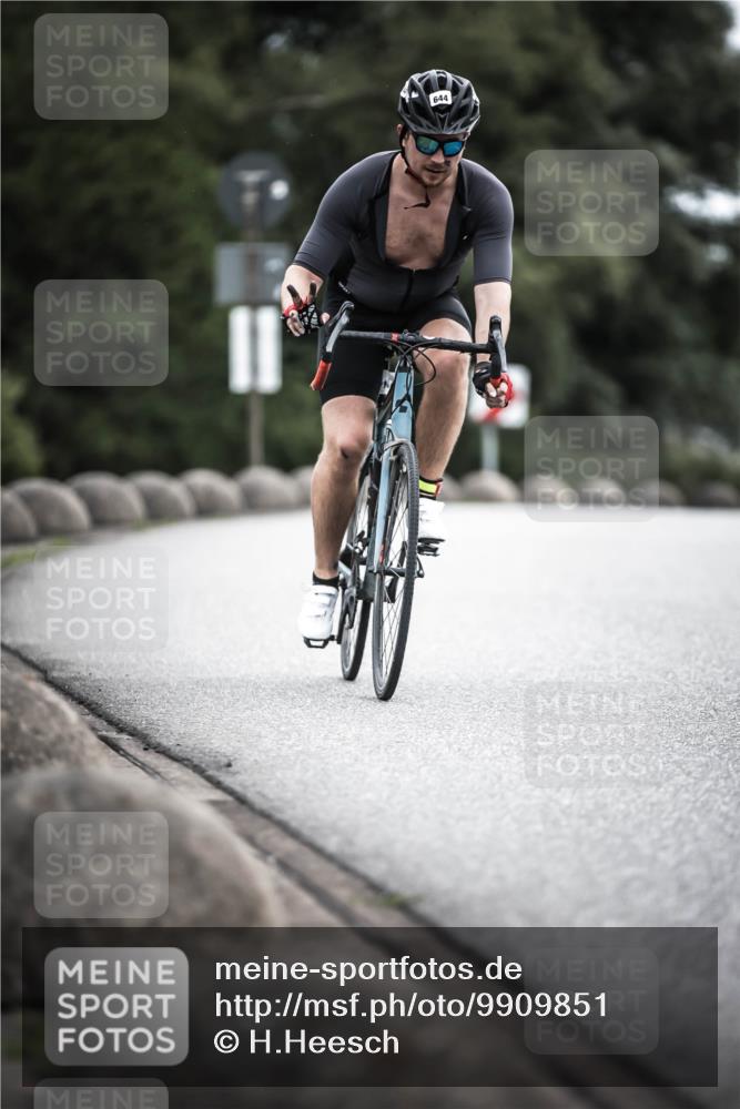 21.06.2026 - 29. Vierlanden-Triathlon H.Heesch http://msf.ph/oto/9909851 21.06.2026 11:56:27 Radfahren 644, 704, 785, 887 meine-sportfotos.de